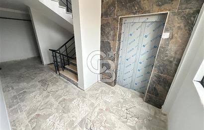 KARTEPE FSM'DE MERKEZİ KONUMDA 4+1 GENİŞ EĞİMSİZ ÇATI DUBLEKS