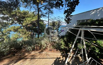 İSTANBUL BÜYÜKADA’DA ÖZEL İSKELELİ  2 DÖNÜM ARSA İÇİNDE DENİZE SIFIR YALI