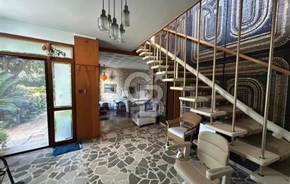 İSTANBUL BÜYÜKADA’DA ÖZEL İSKELELİ  2 DÖNÜM ARSA İÇİNDE DENİZE SIFIR YALI
