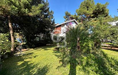 İSTANBUL BÜYÜKADA’DA ÖZEL İSKELELİ  2 DÖNÜM ARSA İÇİNDE DENİZE SIFIR YALI
