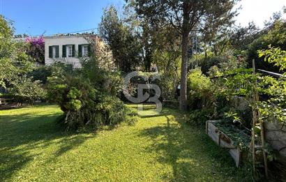 İSTANBUL BÜYÜKADA’DA ÖZEL İSKELELİ  2 DÖNÜM ARSA İÇİNDE DENİZE SIFIR YALI