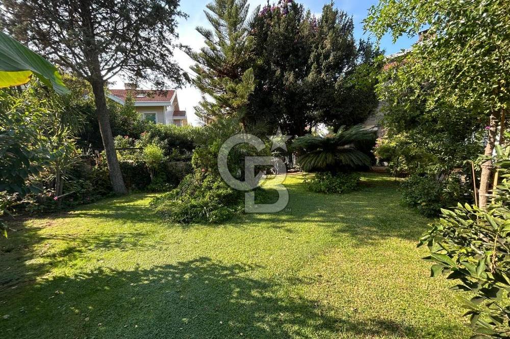 İSTANBUL BÜYÜKADA’DA ÖZEL İSKELELİ  2 DÖNÜM ARSA İÇİNDE DENİZE SIFIR YALI