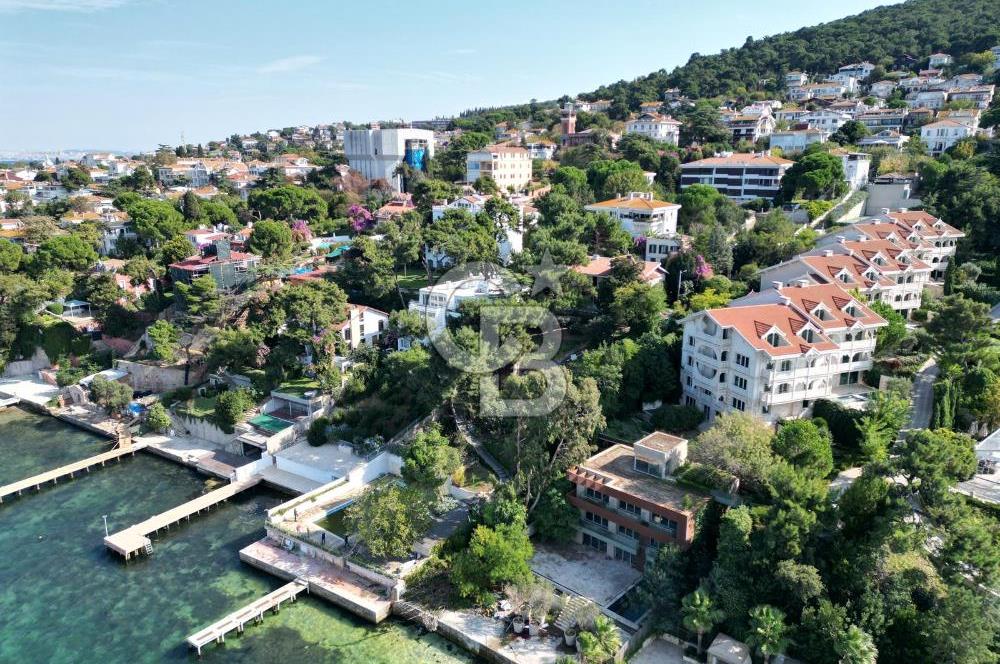 İSTANBUL BÜYÜKADA’DA ÖZEL İSKELELİ  2 DÖNÜM ARSA İÇİNDE DENİZE SIFIR YALI