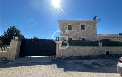 Foça Bağarası Hacıveli Mah. Müstakil Havuzlu 2+1 Kiralık Villa