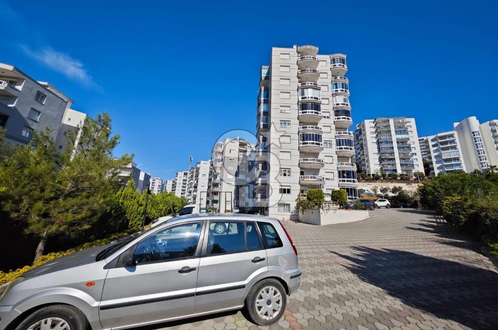 NARLIDERE YEŞİLVADİ SİTESİNDE OTOPARKLI 1.KAT 3+1 130m2 ARAKAT