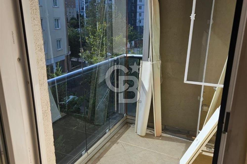 Kurtköy Emsey'e Komşu Nezih Sitede Balkonlu Çift Banyolu Kiralık 3+1 Daire