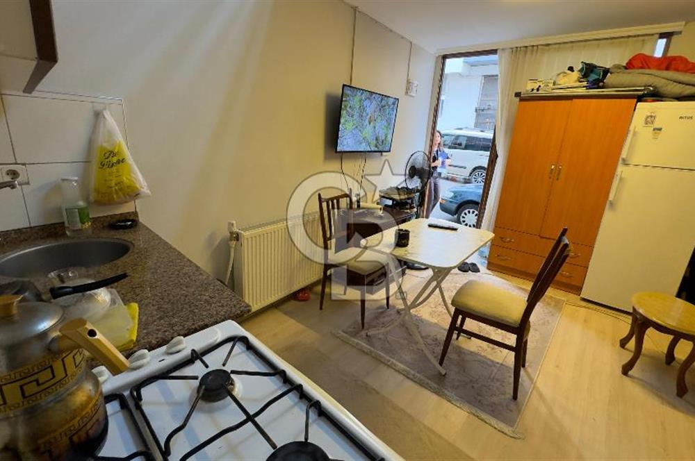 BALÇOVA FEVZİ ÇAKMAK MAHALLESİNDE JEOTERMALLİ, DÜKKAN TAPULU, KISMİ EŞYALI YATIRIMLIK DAİRE