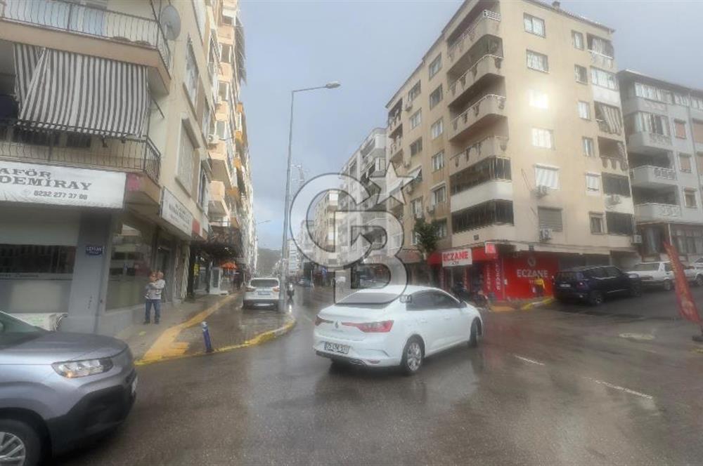 BALÇOVA FEVZİ ÇAKMAK MAHALLESİNDE JEOTERMALLİ, DÜKKAN TAPULU, KISMİ EŞYALI YATIRIMLIK DAİRE
