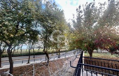 Sahil parselinde açık havuzlu ve kapalı garajlı binada 4+1daire
