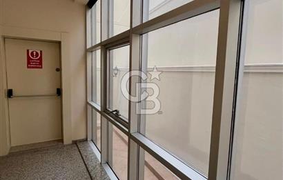 Sahil parselinde açık havuzlu ve kapalı garajlı binada 4+1daire