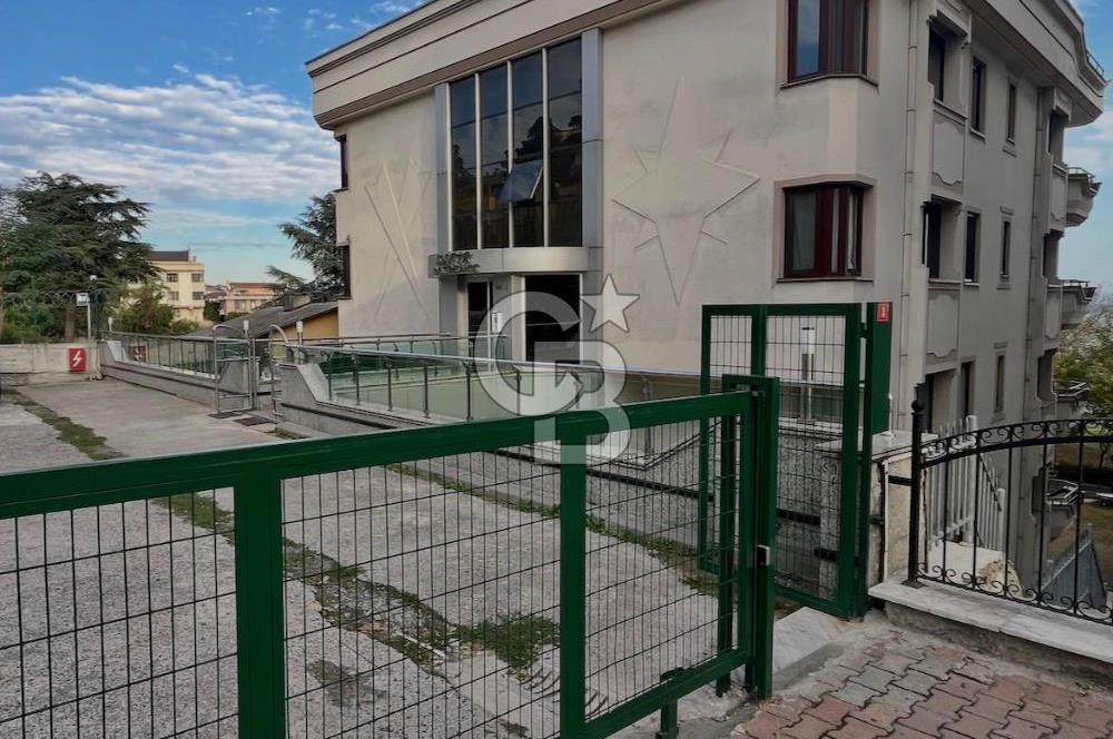 Sahil parselinde açık havuzlu ve kapalı garajlı binada 4+1daire
