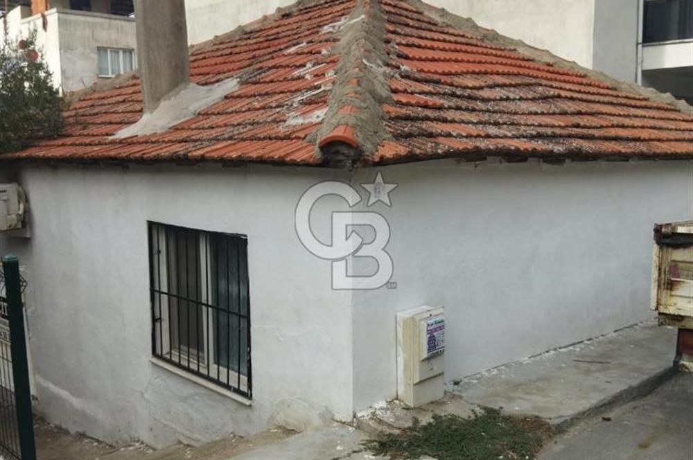 MENEMEN SATILIK BEŞ KAT İMARLI ARSA ÜZERİ BAHÇELİ EV