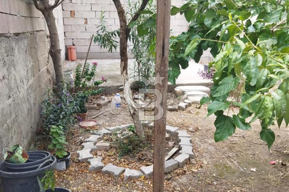 MENEMEN SATILIK BEŞ KAT İMARLI ARSA ÜZERİ BAHÇELİ EV