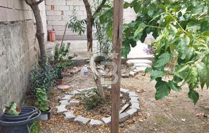 MENEMEN SATILIK BEŞ KAT İMARLI ARSA ÜZERİ BAHÇELİ EV