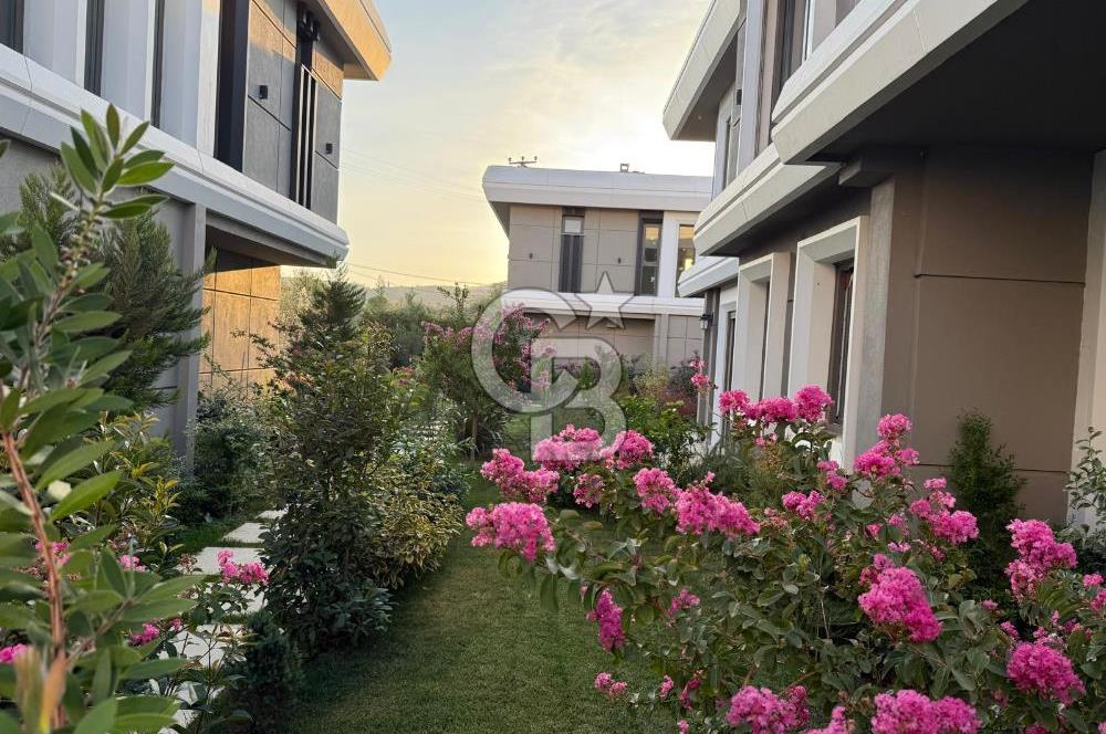 GÜREDE MÜSTAKİL BAHÇE KULLANIMLI OTOPARKLI ÖZEL YAPIM VİLLALAR