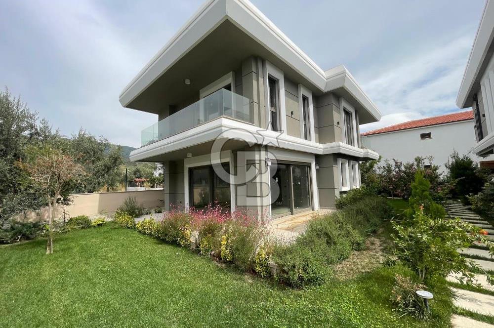 GÜREDE MÜSTAKİL BAHÇE KULLANIMLI OTOPARKLI ÖZEL YAPIM VİLLALAR