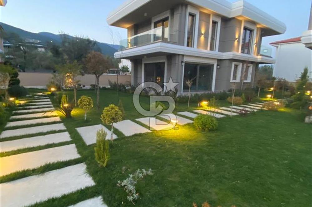 GÜREDE MÜSTAKİL BAHÇE KULLANIMLI OTOPARKLI ÖZEL YAPIM VİLLALAR
