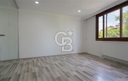 BORNOVA ATATÜRK MAH. BAHÇELİ MÜSTAKİL 4+1 TRİPLEKS SATILIK VİLLA