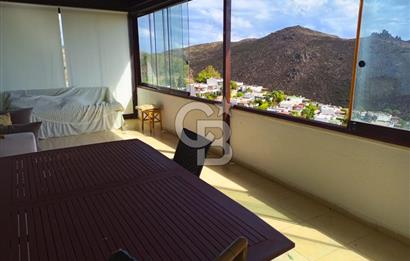 Akyarlar Begonvil Sitesi’nde Deniz ve Dağ Manzaralı 2+1 Dubleks Daire