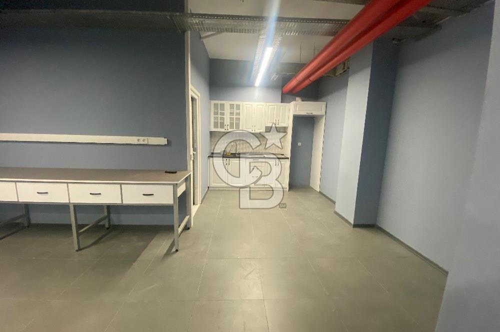 ŞERİFALİ'DE KİRALIK 180 m² DEPO&DÜKKAN!