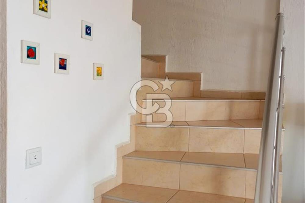 Akyarlar Begonvil Sitesi’nde Deniz ve Dağ Manzaralı 2+1 Dubleks Daire