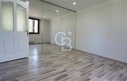 BORNOVA ATATÜRK MAH. BAHÇELİ MÜSTAKİL 4+1 TRİPLEKS SATILIK VİLLA