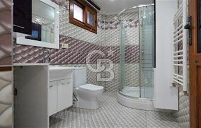 BORNOVA ATATÜRK MAH. BAHÇELİ MÜSTAKİL 4+1 TRİPLEKS SATILIK VİLLA