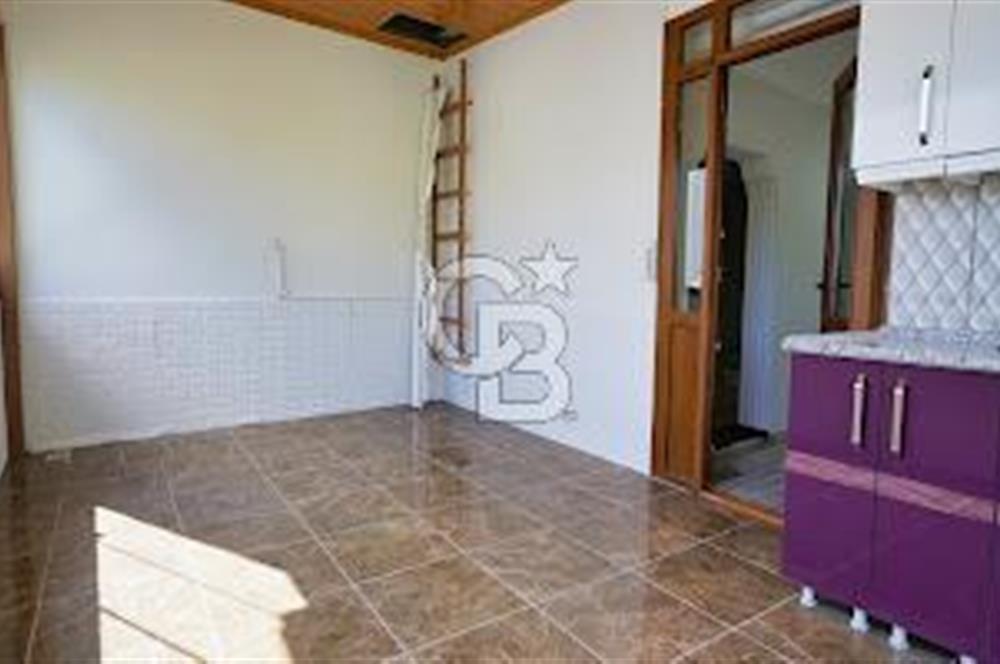 BORNOVA ATATÜRK MAH. BAHÇELİ MÜSTAKİL 4+1 TRİPLEKS SATILIK VİLLA