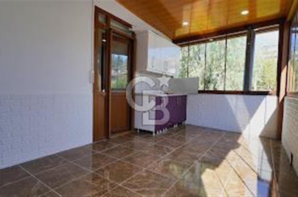 BORNOVA ATATÜRK MAH. BAHÇELİ MÜSTAKİL 4+1 TRİPLEKS SATILIK VİLLA