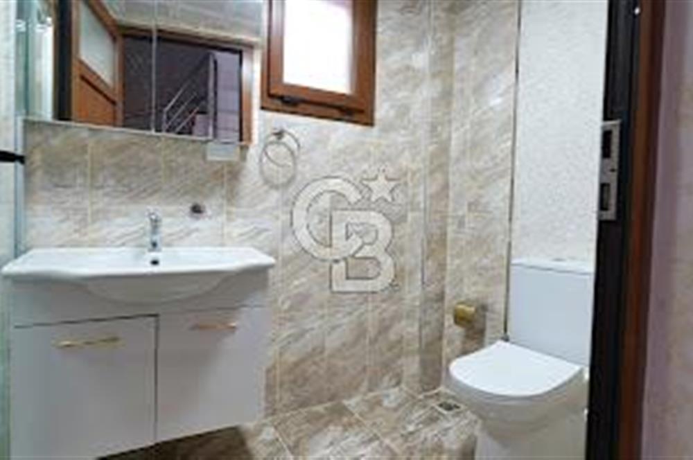 BORNOVA ATATÜRK MAH. BAHÇELİ MÜSTAKİL 4+1 TRİPLEKS SATILIK VİLLA