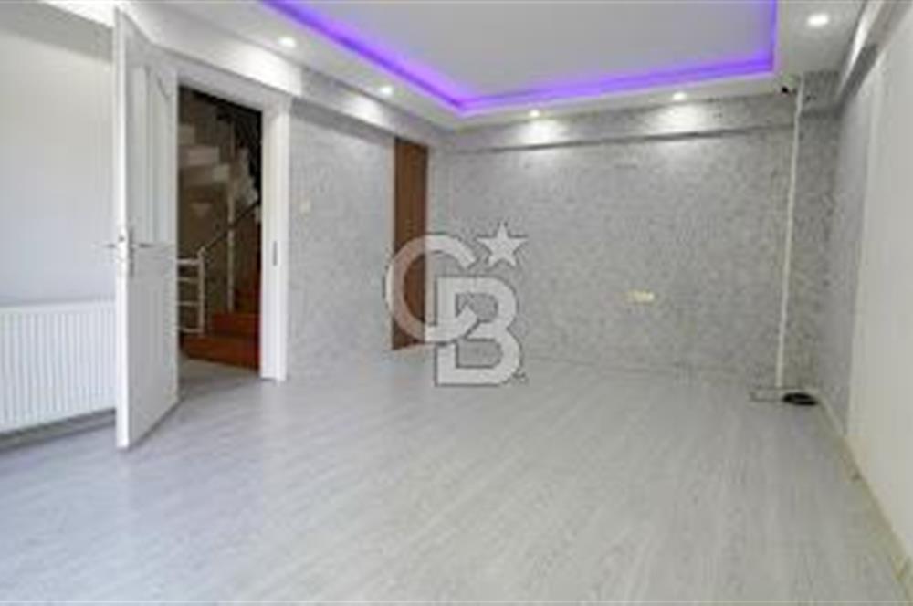 BORNOVA ATATÜRK MAH. BAHÇELİ MÜSTAKİL 4+1 TRİPLEKS SATILIK VİLLA