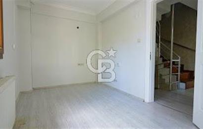 BORNOVA ATATÜRK MAH. BAHÇELİ MÜSTAKİL 4+1 TRİPLEKS SATILIK VİLLA