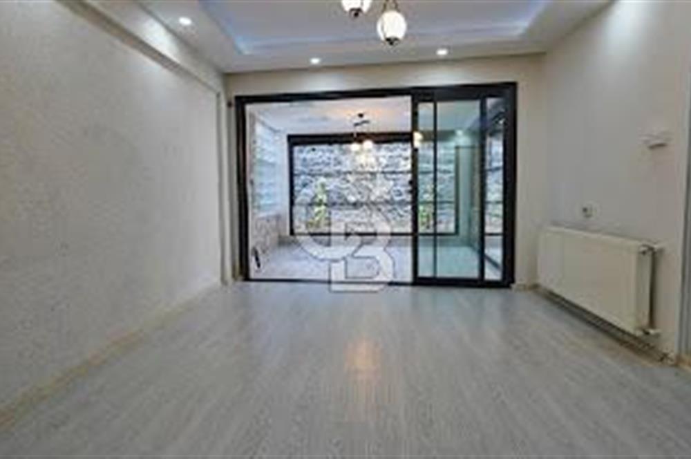 BORNOVA ATATÜRK MAH. BAHÇELİ MÜSTAKİL 4+1 TRİPLEKS SATILIK VİLLA