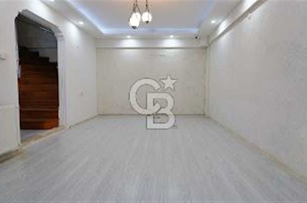 BORNOVA ATATÜRK MAH. BAHÇELİ MÜSTAKİL 4+1 TRİPLEKS SATILIK VİLLA