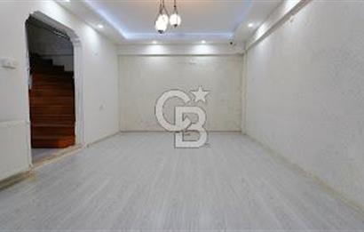 BORNOVA ATATÜRK MAH. BAHÇELİ MÜSTAKİL 4+1 TRİPLEKS SATILIK VİLLA