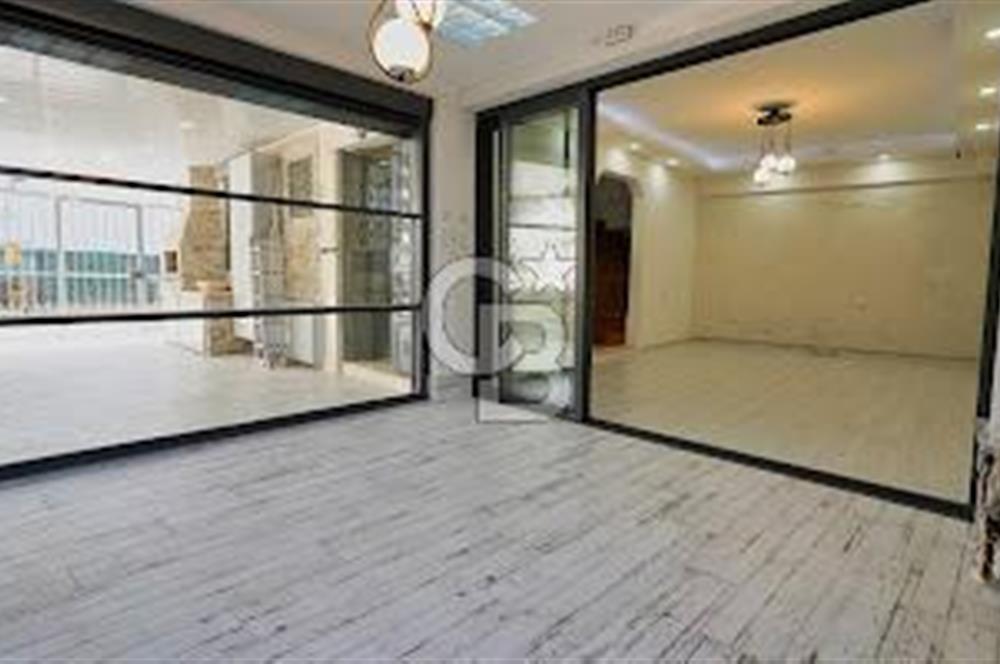 BORNOVA ATATÜRK MAH. BAHÇELİ MÜSTAKİL 4+1 TRİPLEKS SATILIK VİLLA