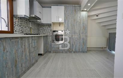 BORNOVA ATATÜRK MAH. BAHÇELİ MÜSTAKİL 4+1 TRİPLEKS SATILIK VİLLA