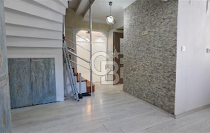 BORNOVA ATATÜRK MAH. BAHÇELİ MÜSTAKİL 4+1 TRİPLEKS SATILIK VİLLA