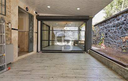 BORNOVA ATATÜRK MAH. BAHÇELİ MÜSTAKİL 4+1 TRİPLEKS SATILIK VİLLA