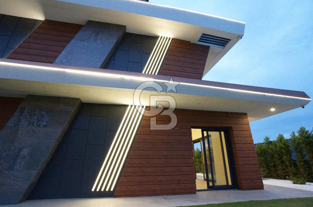 ÇEŞME/DALYAN’DA 8+1 MÜSTAKİL SATILIK VİLLA