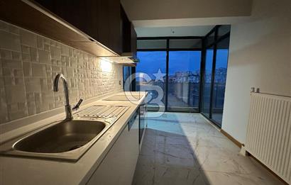 ÇİĞLİ PARK YAŞAM SANTORİNİ’DE DENİZ MANZARALI KİRALIK 2+1 DAİRE