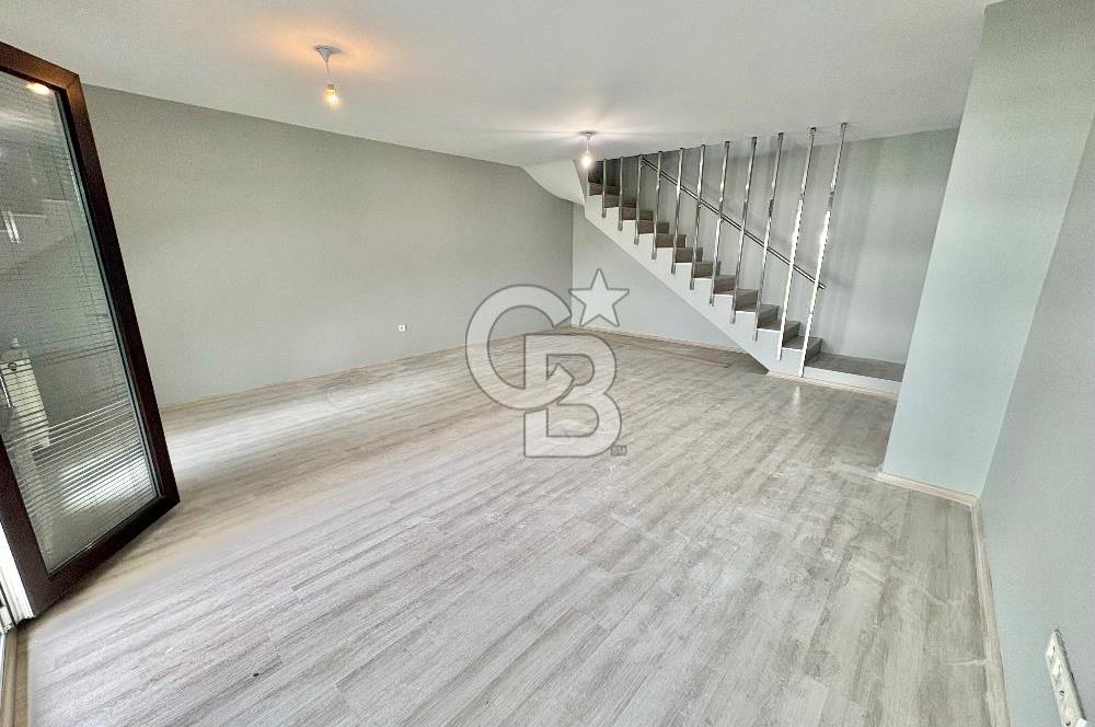 Dumankaya Cadde Yenişehir 3+1 Havuz Manzaralı, Geniş Teras ve Bahçe Kullanımlı Kiralık Daire