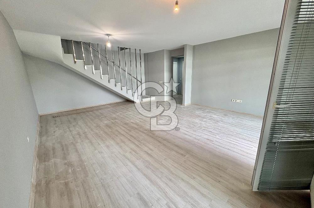 Dumankaya Cadde Yenişehir 3+1 Havuz Manzaralı, Geniş Teras ve Bahçe Kullanımlı Kiralık Daire