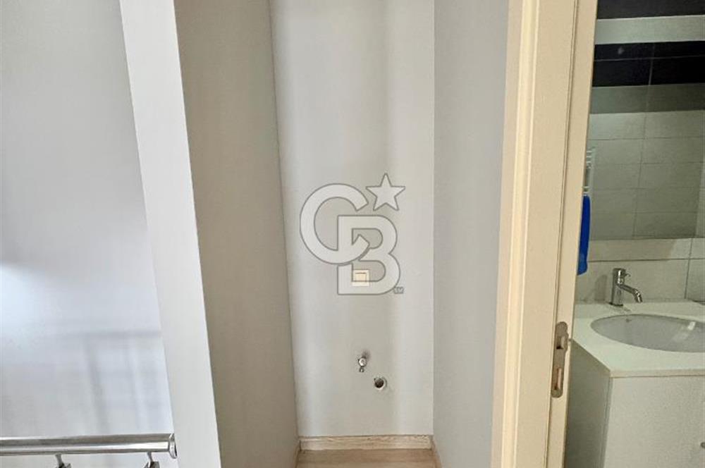 Dumankaya Cadde Yenişehir 3+1 Havuz Manzaralı, Geniş Teras ve Bahçe Kullanımlı Kiralık Daire