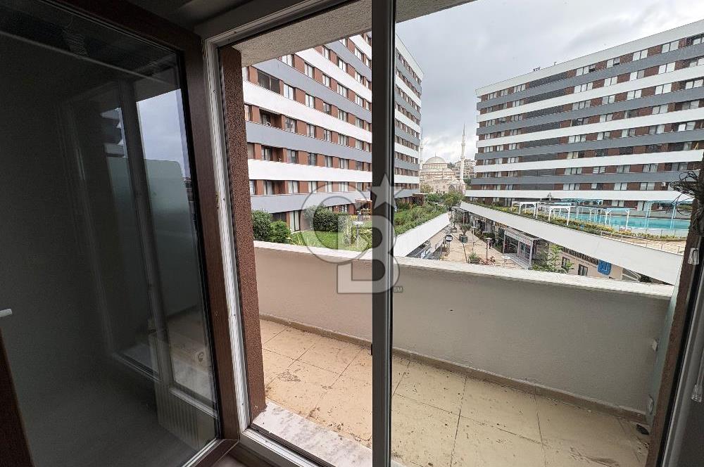 Dumankaya Cadde Yenişehir 3+1 Havuz Manzaralı, Geniş Teras ve Bahçe Kullanımlı Kiralık Daire