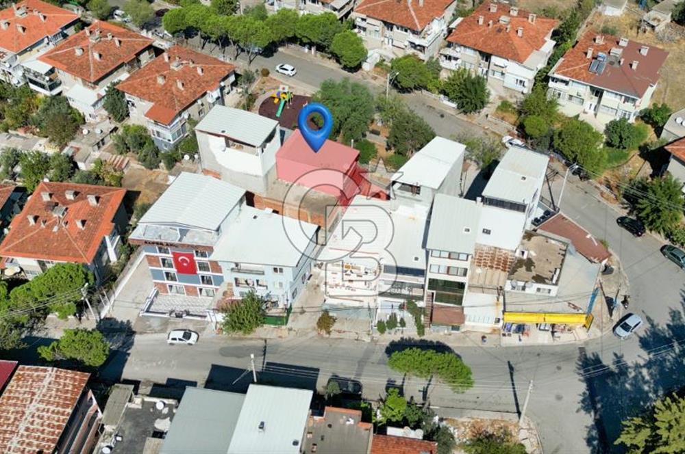 BORNOVA ATATÜRK MAH. BAHÇELİ MÜSTAKİL 4+1 TRİPLEKS SATILIK VİLLA