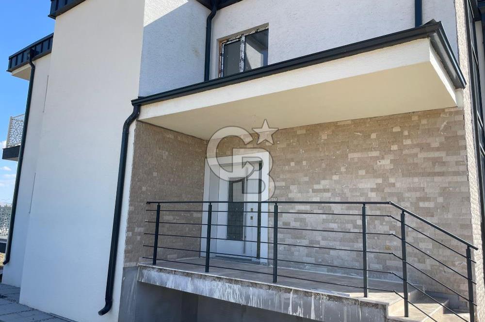 OTOBAN GİRİŞİNE 3 DK MÜTHİŞ YAPILI GENİŞ BAHÇELİ MÜSTAKİL VİLLA