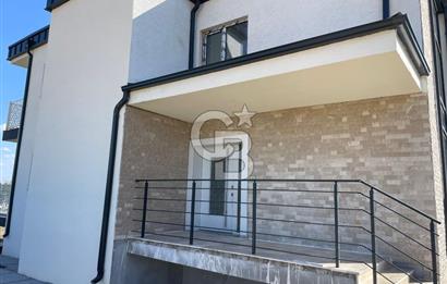OTOBAN GİRİŞİNE 3 DK MÜTHİŞ YAPILI GENİŞ BAHÇELİ MÜSTAKİL VİLLA