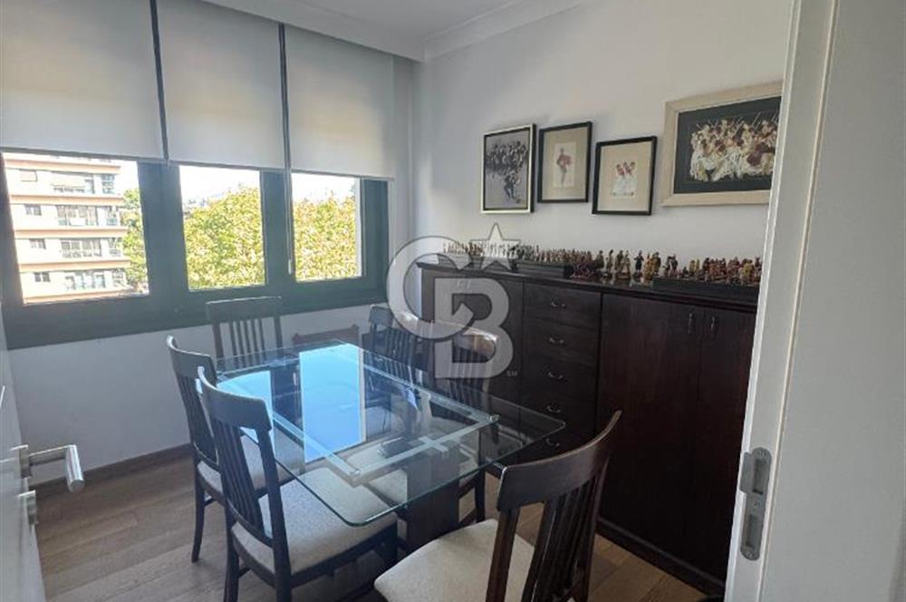 SUADİYE PLAJYOLUN'DA SAHİLE İLK LÜKS BİNADA KİRALIK OFİS