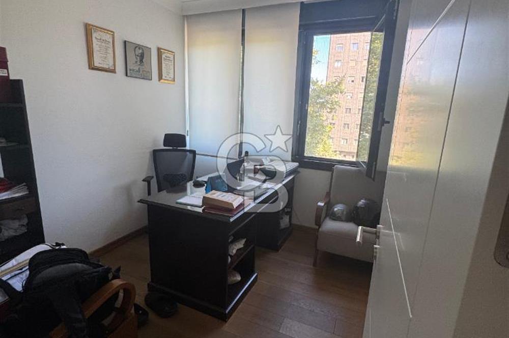 SUADİYE PLAJYOLUN'DA SAHİLE İLK LÜKS BİNADA KİRALIK OFİS